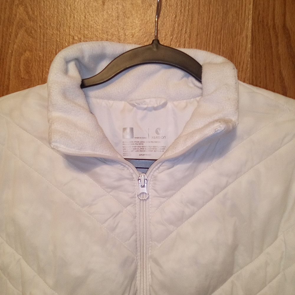 Women's White Puffer Jacket Size Medium By Xersion - Picture 2 of 7